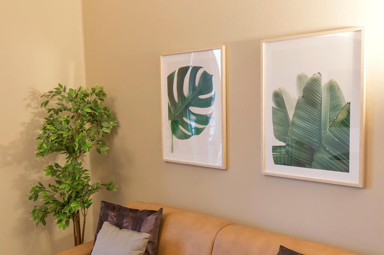 Modern & Bright 2 Bedroom Flat 50M From M4 Stop ميلان المظهر الخارجي الصورة